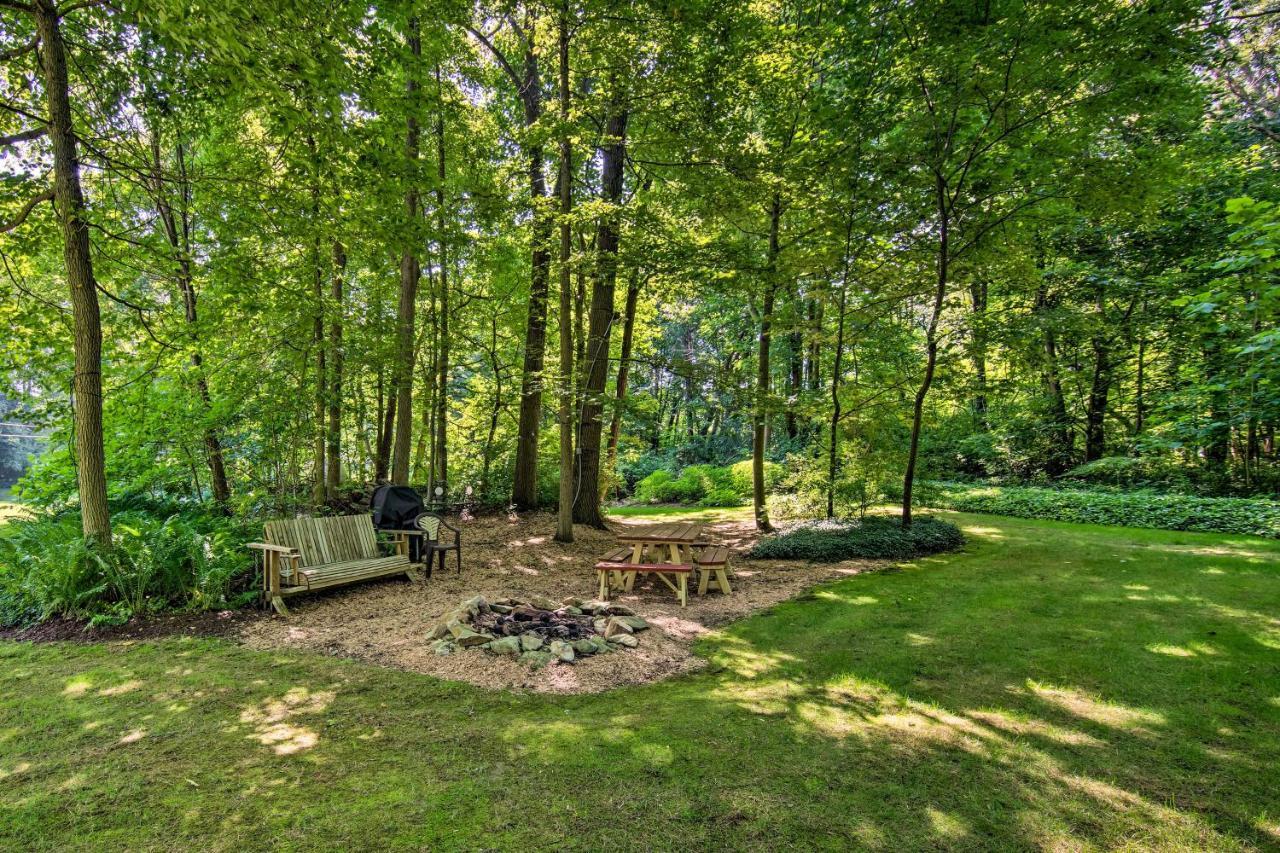Cozy Garden Room In Welsh Mountain Suites! New Holland Екстер'єр фото