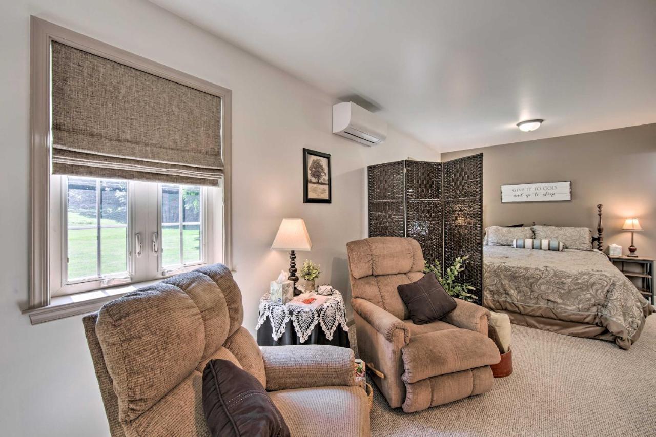 Cozy Garden Room In Welsh Mountain Suites! New Holland Екстер'єр фото