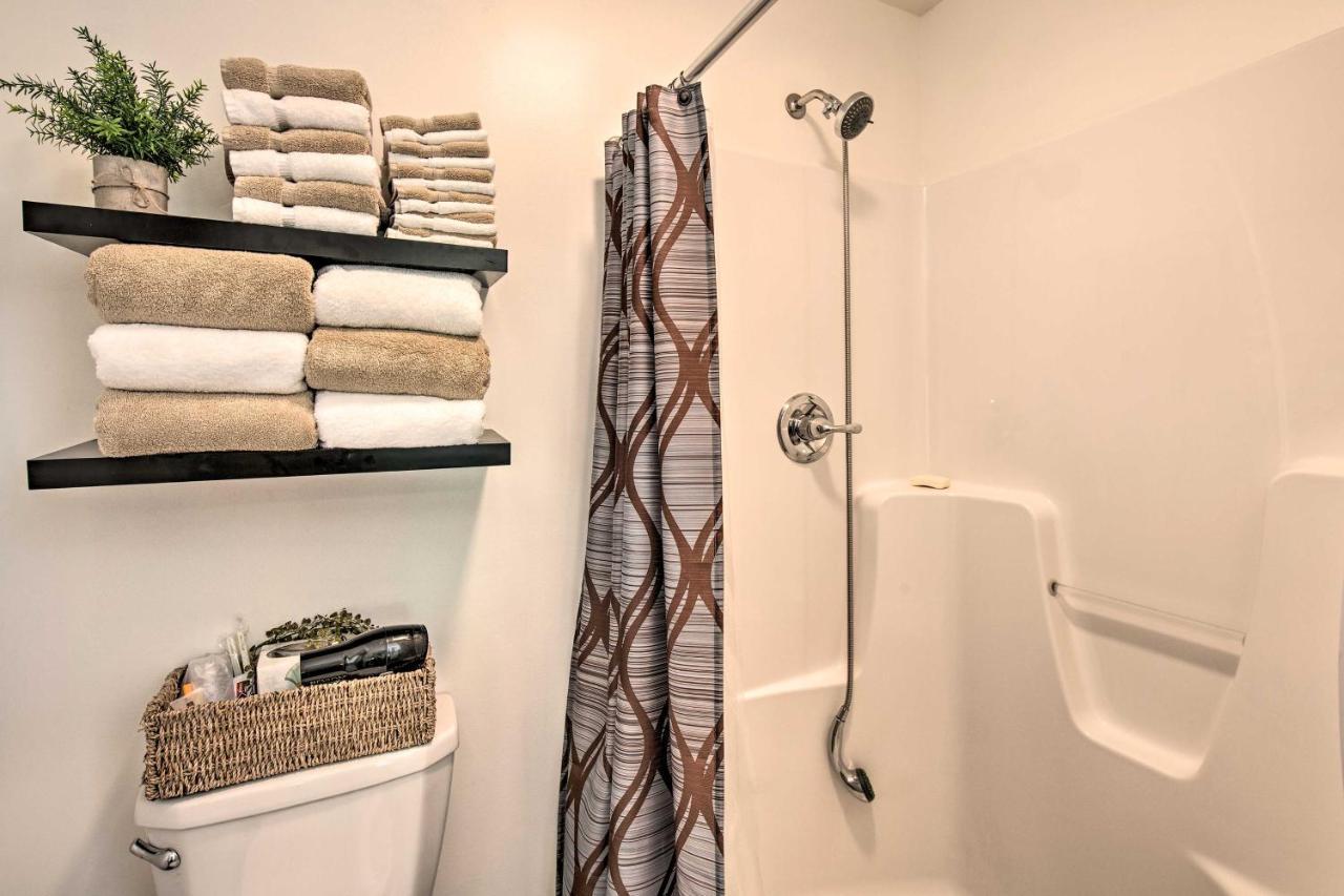 Cozy Garden Room In Welsh Mountain Suites! New Holland Екстер'єр фото