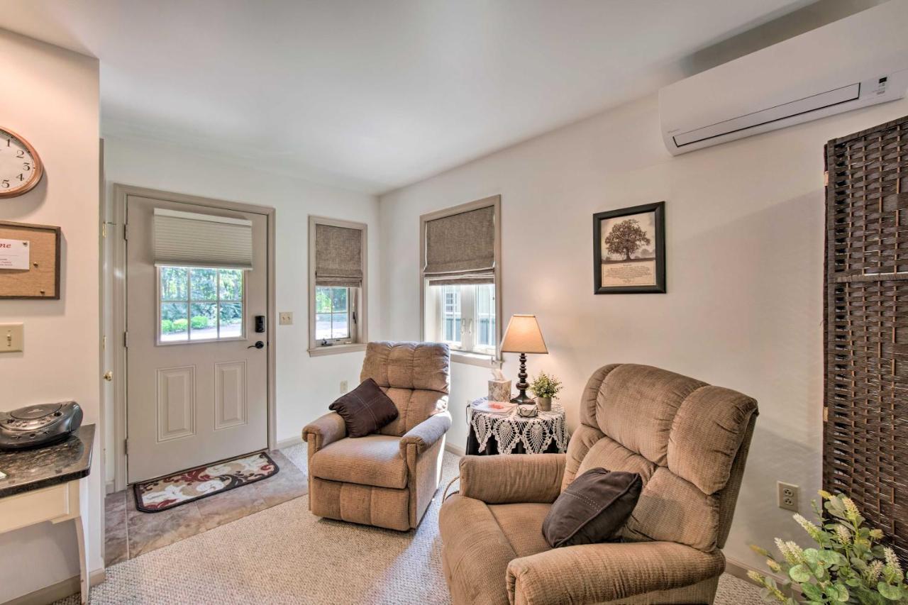 Cozy Garden Room In Welsh Mountain Suites! New Holland Екстер'єр фото