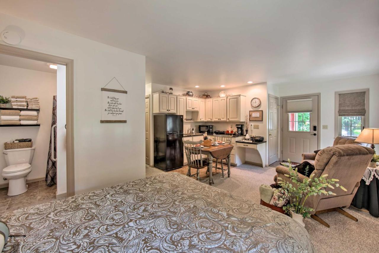 Cozy Garden Room In Welsh Mountain Suites! New Holland Екстер'єр фото